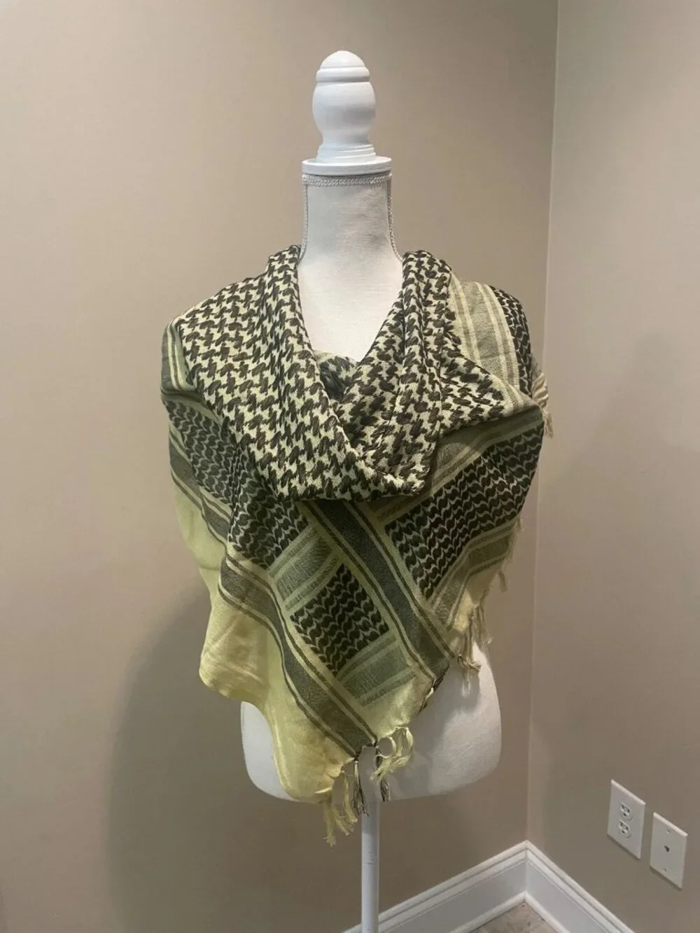 Large Keffiyeh Shemagh Scarf Beige Black Tassel Head Wrap Boho Arabian Style